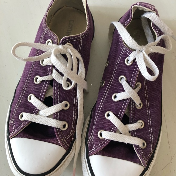 CONVERSE Sneakers / Tennis Shoes. Great Used Condition, as photos show!🌸🌷 - Picture 2 of 8